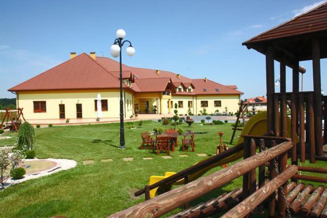 Hotel Wasik Krogulcza Kültér fotó
