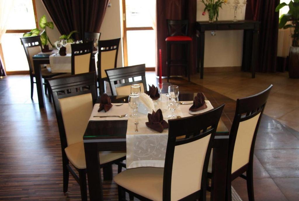 Hotel Wasik Krogulcza Kültér fotó