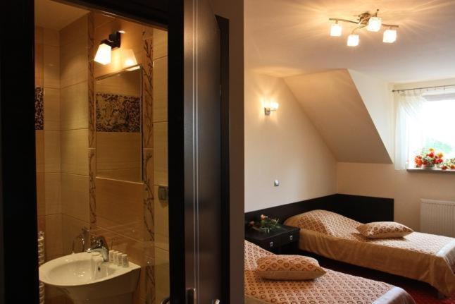 Hotel Wasik Krogulcza Kültér fotó